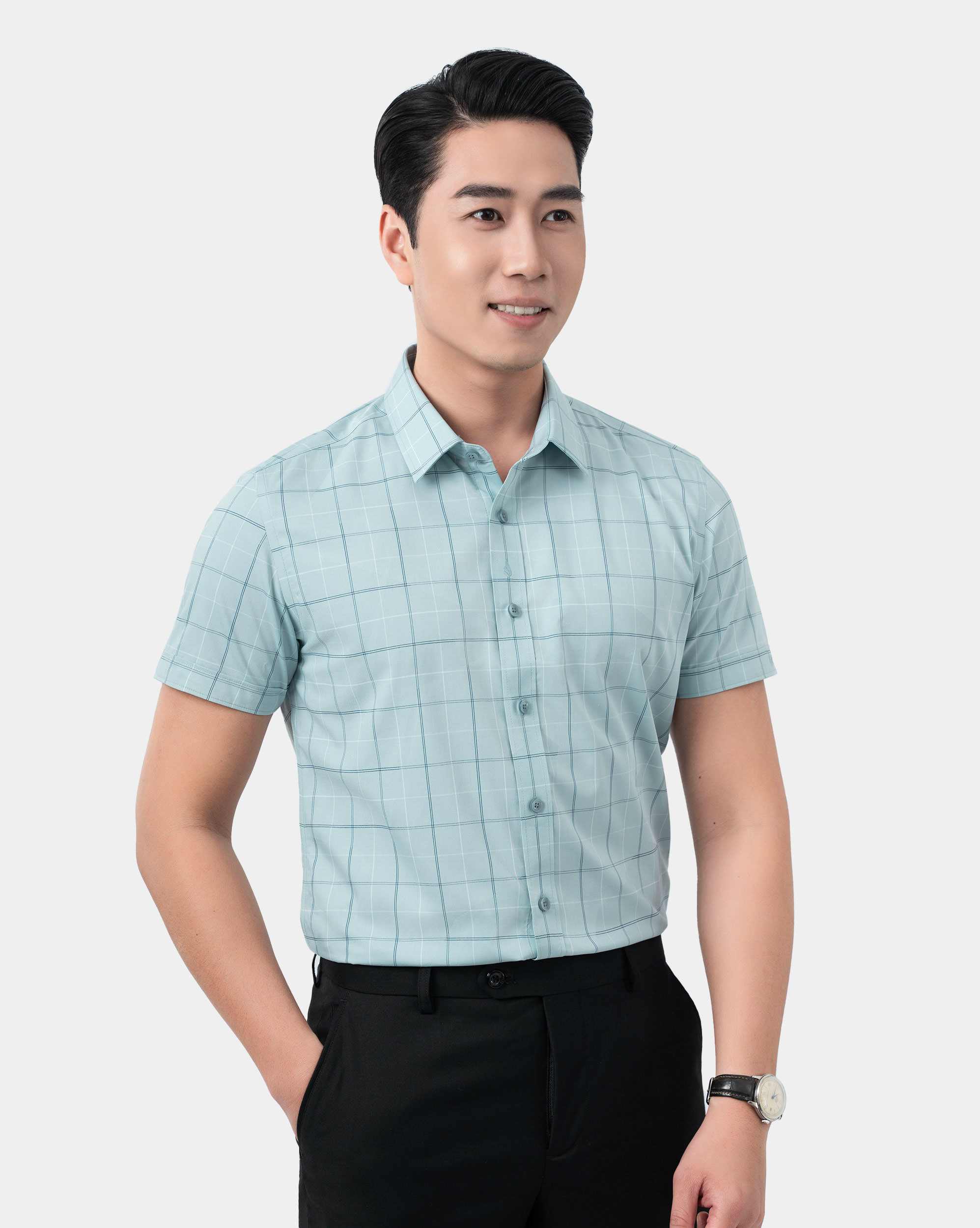 kiểu áo sơ mi ngắn tay họa tiết kẻ caro